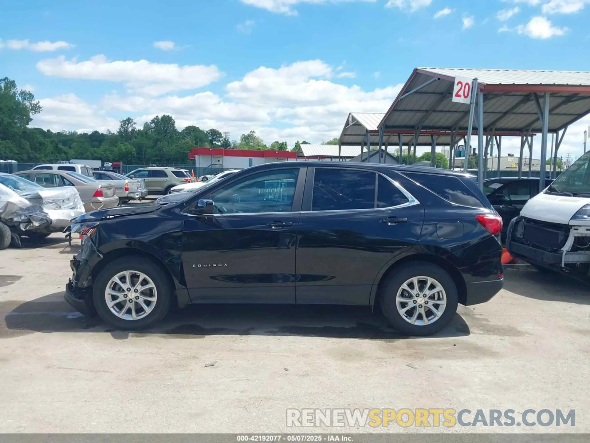 14 Photograph of a damaged car 2GNAXUEV3M6113263 CHEVROLET EQUINOX 2021