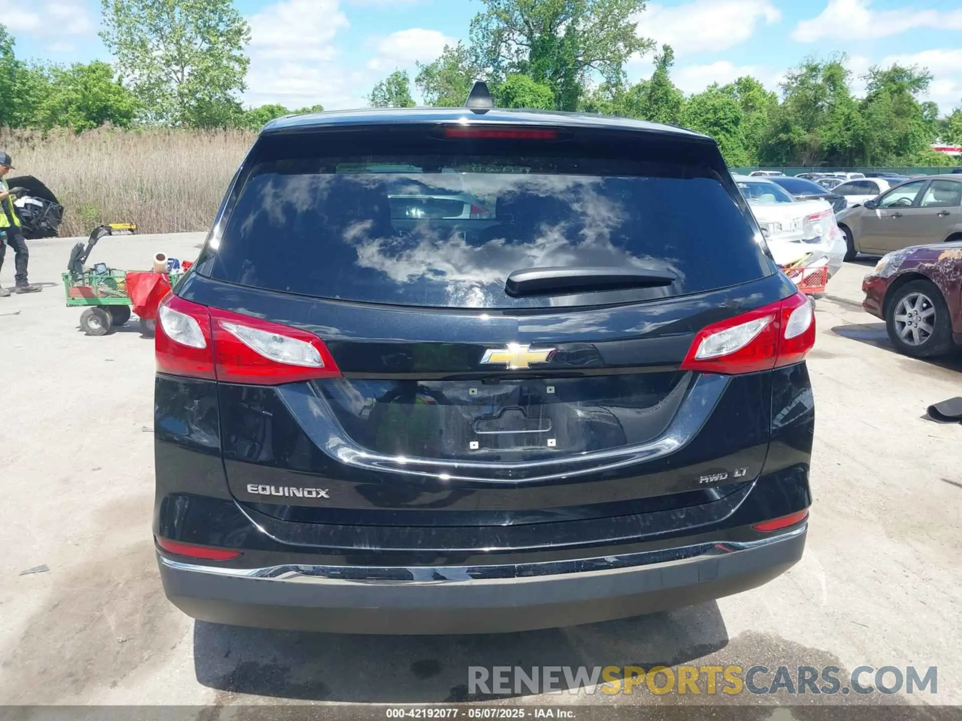 16 Photograph of a damaged car 2GNAXUEV3M6113263 CHEVROLET EQUINOX 2021