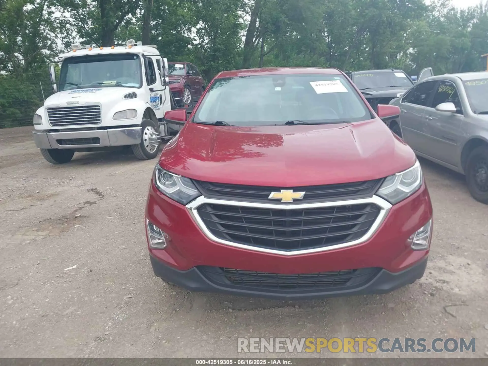 12 Photograph of a damaged car 2GNAXUEV3M6119371 CHEVROLET EQUINOX 2021