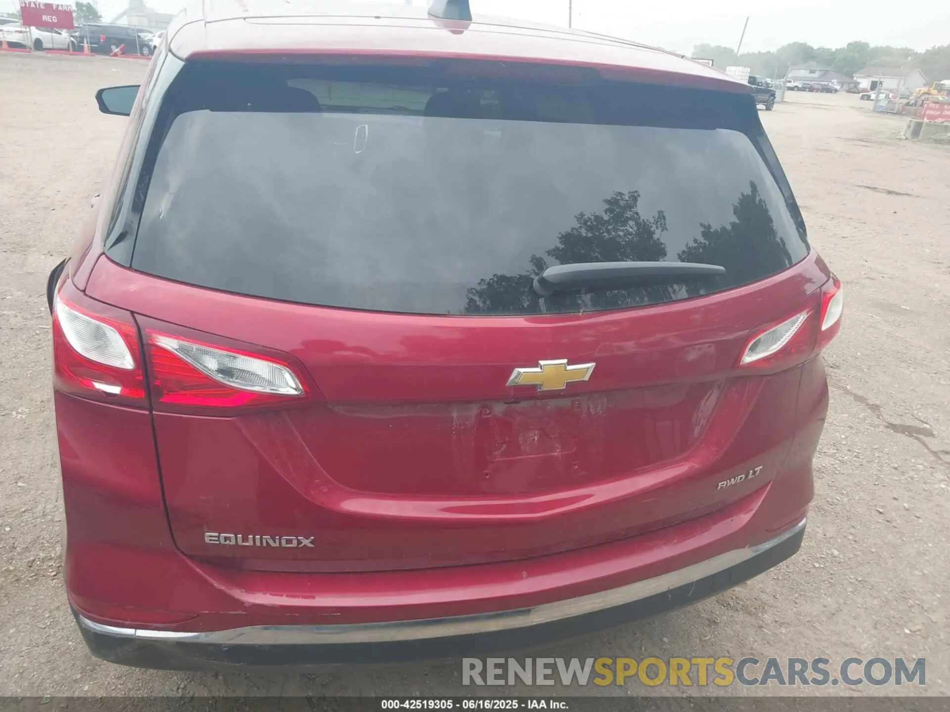 16 Photograph of a damaged car 2GNAXUEV3M6119371 CHEVROLET EQUINOX 2021