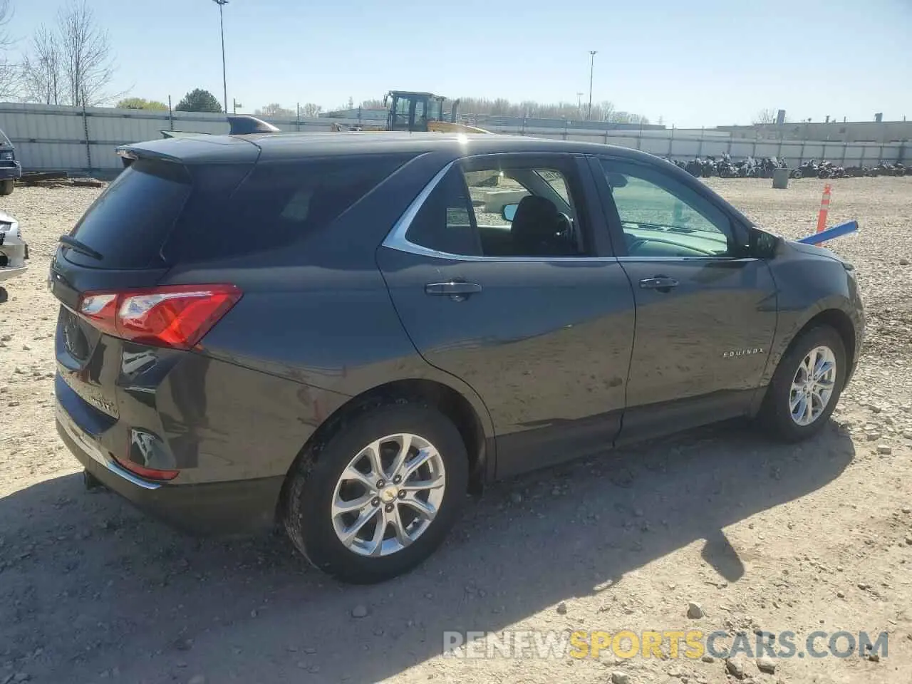 3 Photograph of a damaged car 2GNAXUEV4M6131755 CHEVROLET EQUINOX 2021