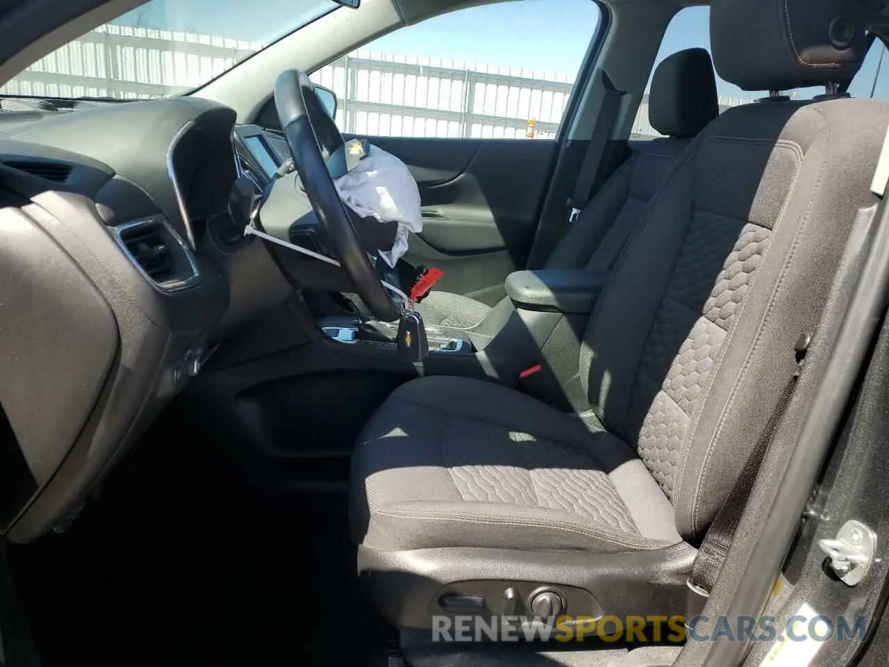 7 Photograph of a damaged car 2GNAXUEV4M6131755 CHEVROLET EQUINOX 2021
