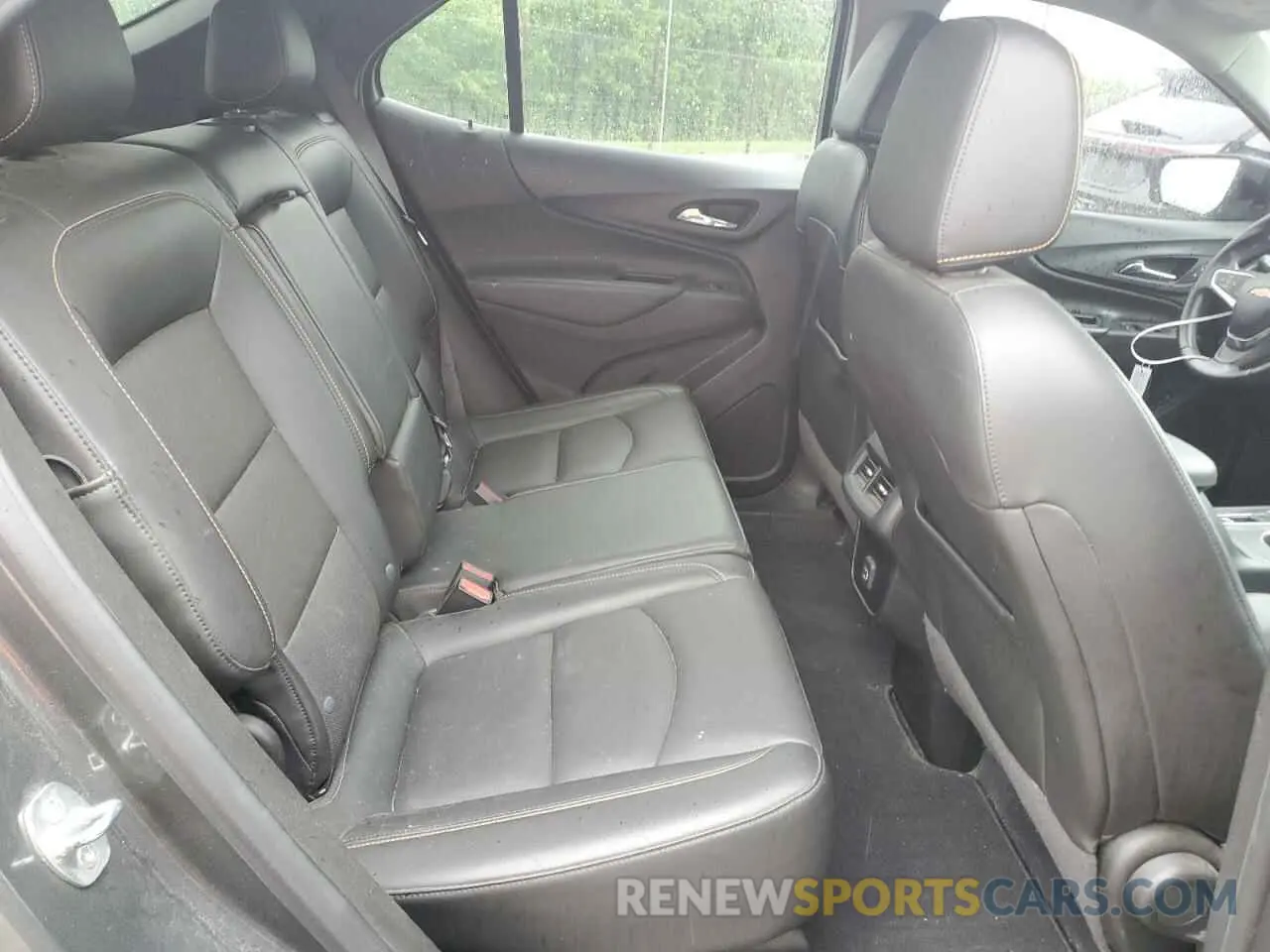 11 Photograph of a damaged car 2GNAXUEV4M6134946 CHEVROLET EQUINOX 2021