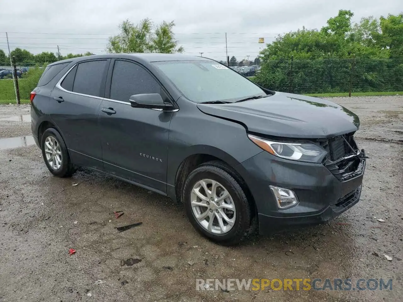 4 Photograph of a damaged car 2GNAXUEV4M6134946 CHEVROLET EQUINOX 2021
