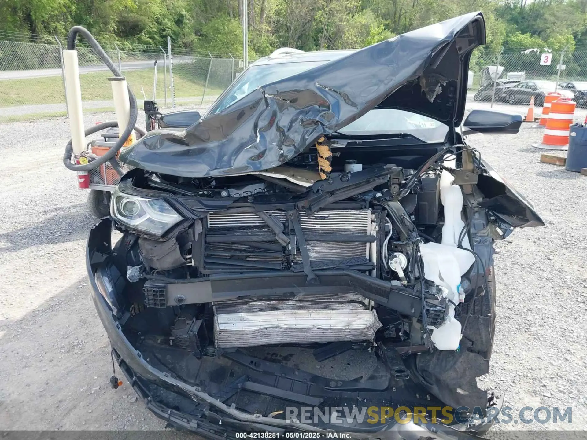 12 Photograph of a damaged car 2GNAXUEV4M6154582 CHEVROLET EQUINOX 2021