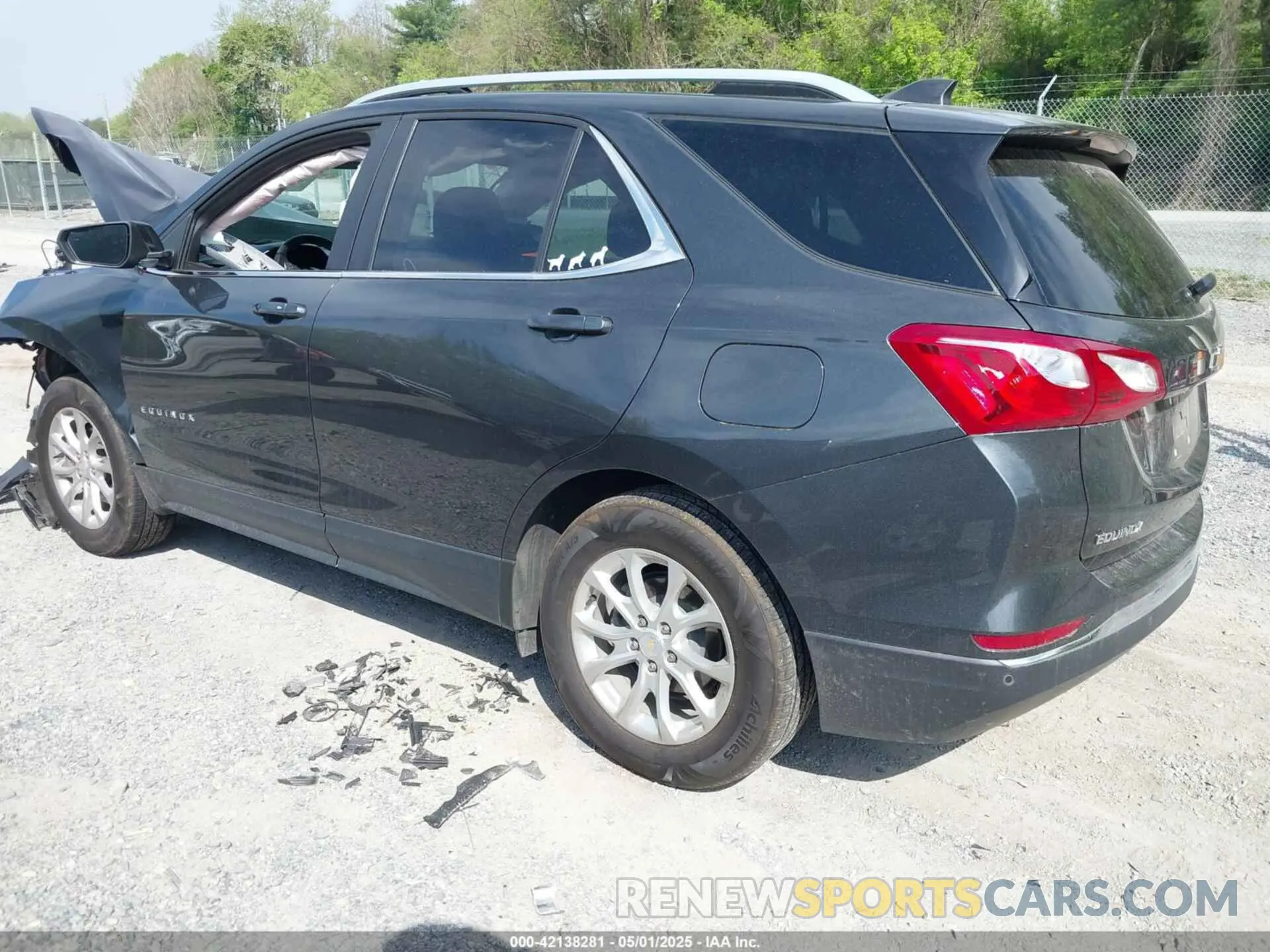 3 Photograph of a damaged car 2GNAXUEV4M6154582 CHEVROLET EQUINOX 2021