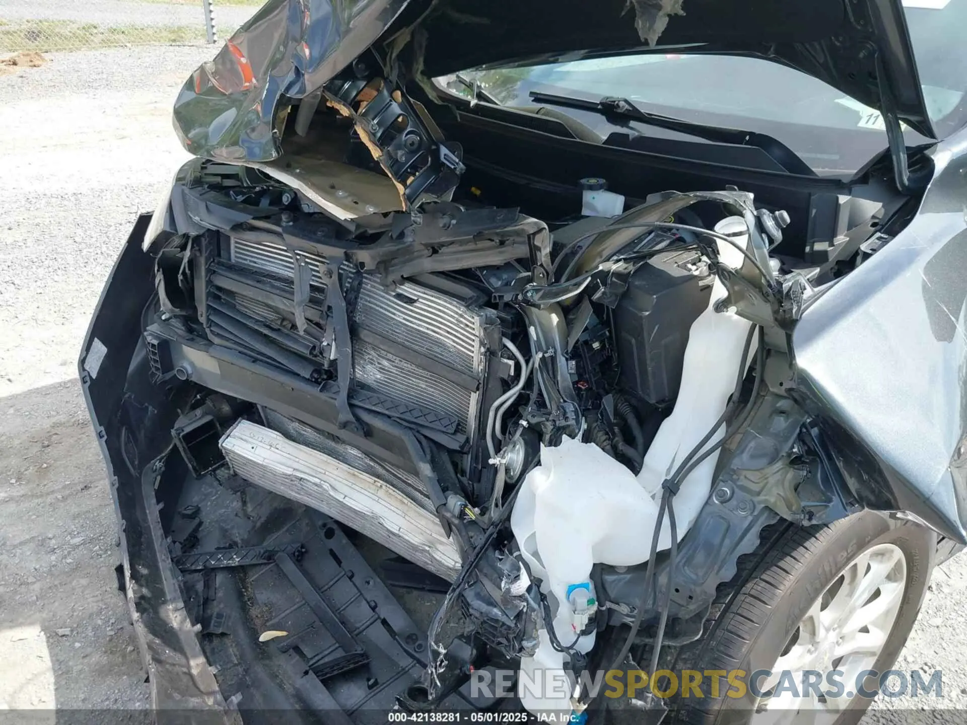 6 Photograph of a damaged car 2GNAXUEV4M6154582 CHEVROLET EQUINOX 2021