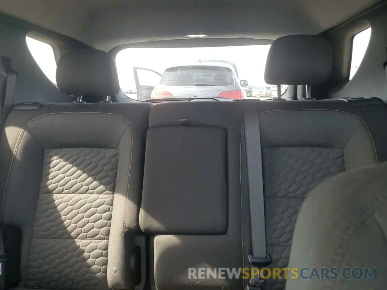 10 Photograph of a damaged car 2GNAXUEV4M6158373 CHEVROLET EQUINOX 2021