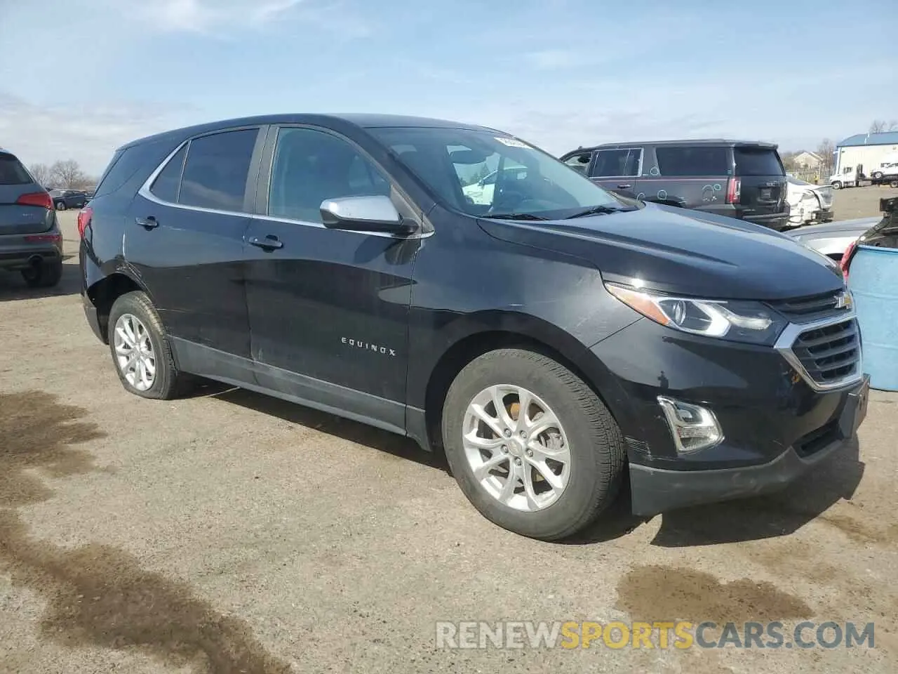 4 Photograph of a damaged car 2GNAXUEV4M6158373 CHEVROLET EQUINOX 2021