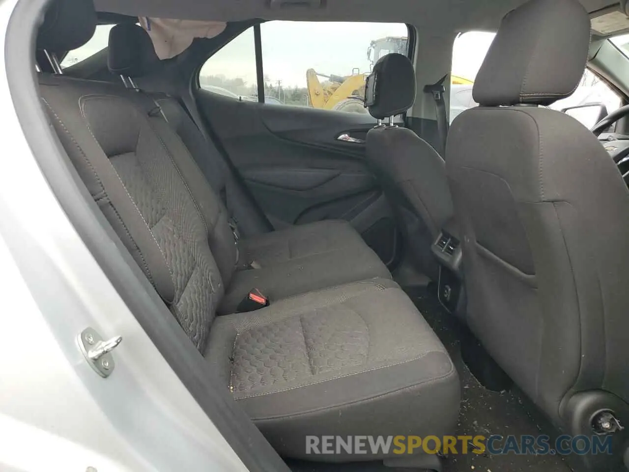 11 Photograph of a damaged car 2GNAXUEV5M6112485 CHEVROLET EQUINOX 2021
