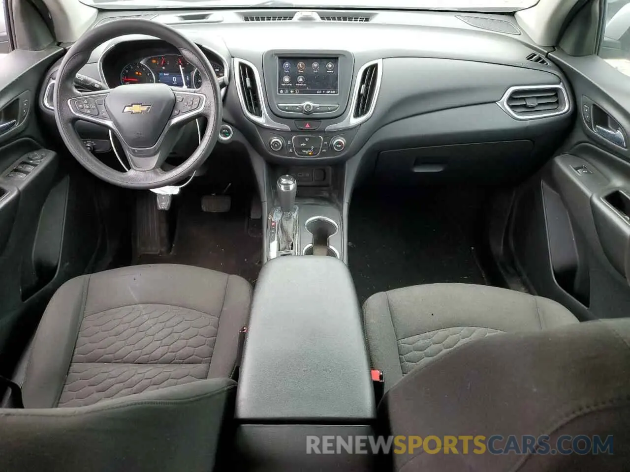 8 Photograph of a damaged car 2GNAXUEV5M6112485 CHEVROLET EQUINOX 2021