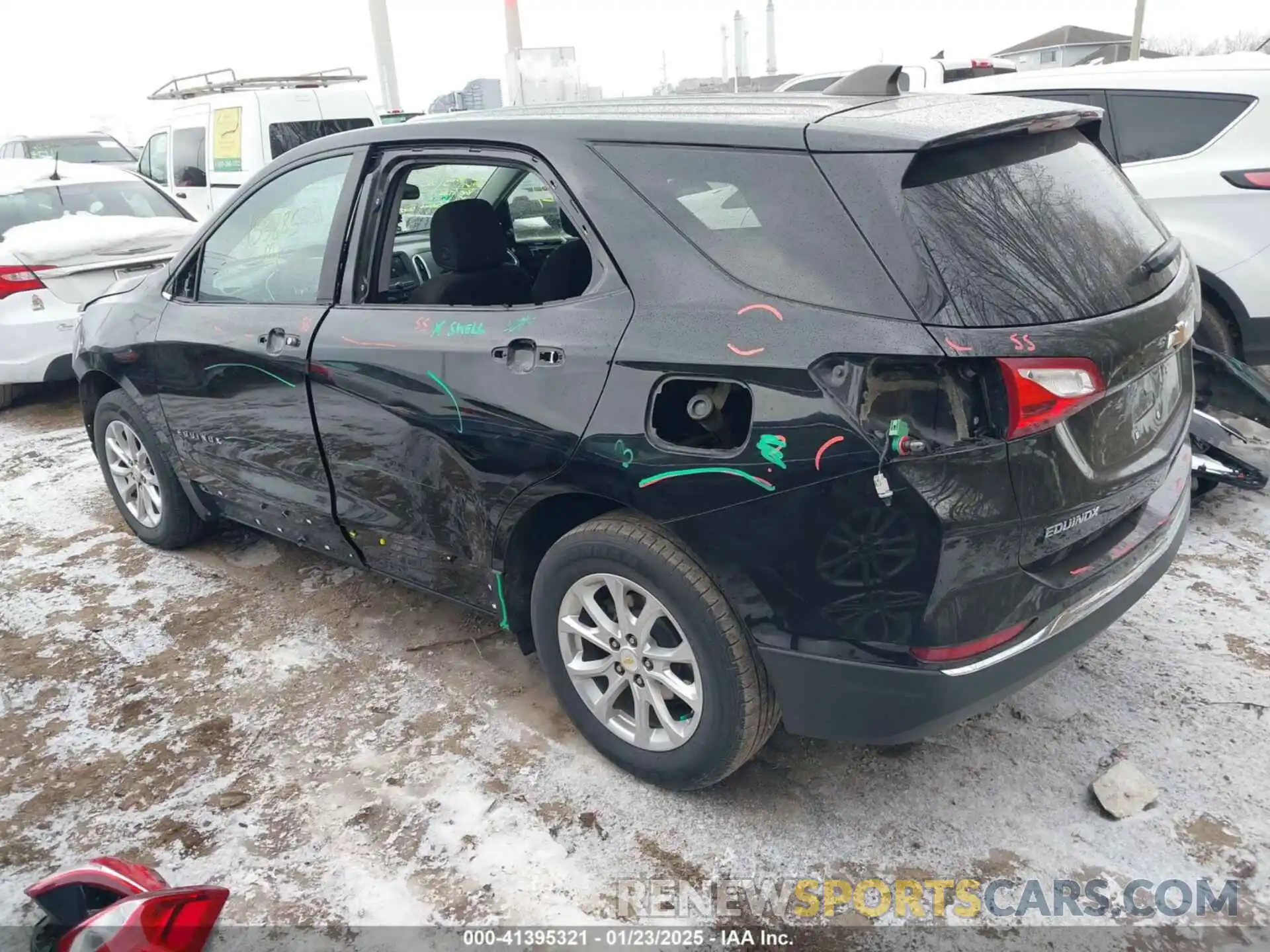 3 Photograph of a damaged car 2GNAXUEV5M6122482 CHEVROLET EQUINOX 2021