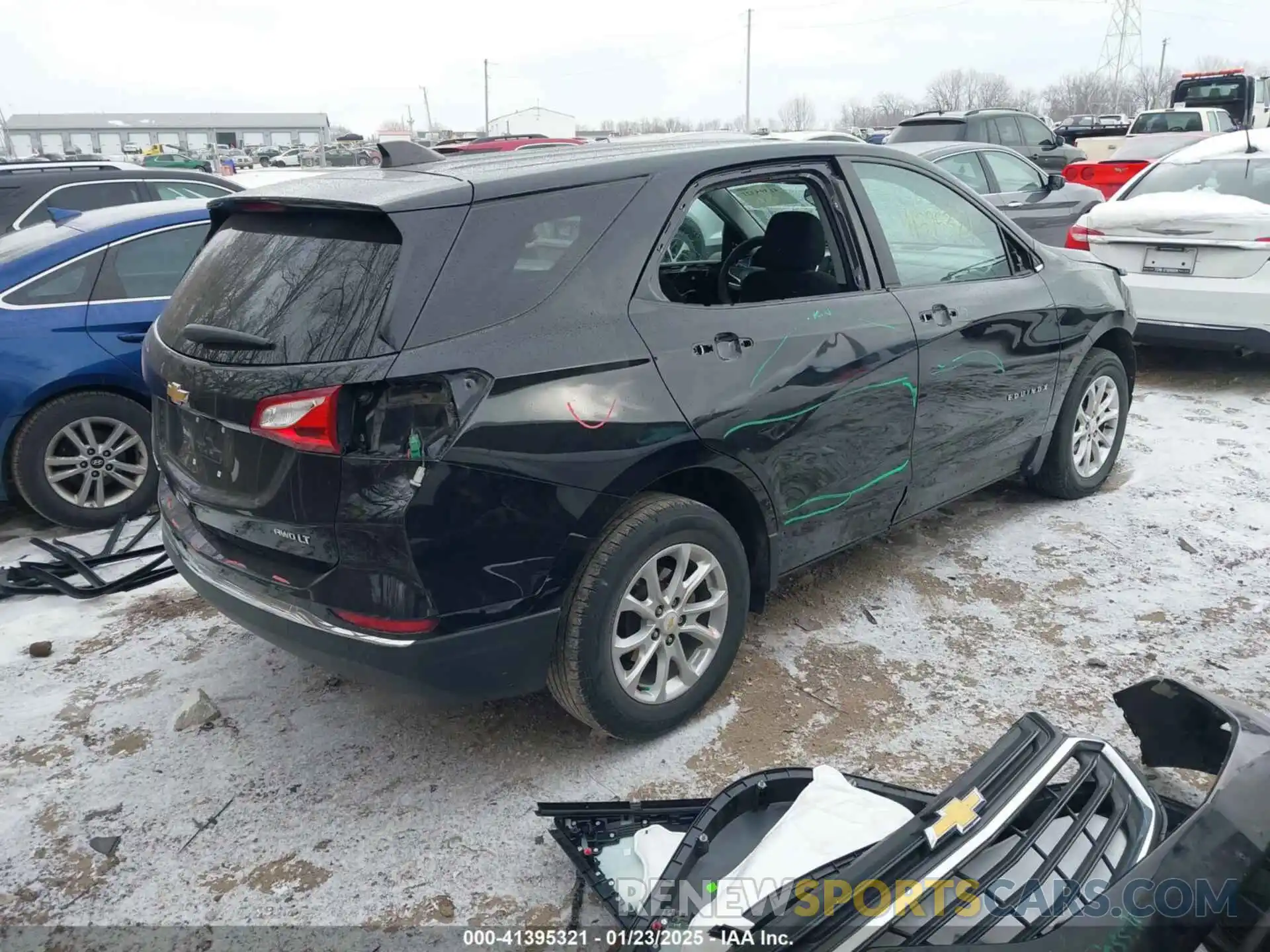 4 Photograph of a damaged car 2GNAXUEV5M6122482 CHEVROLET EQUINOX 2021