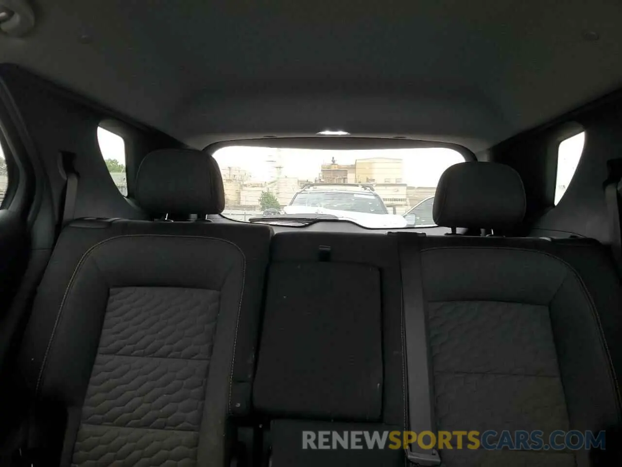 10 Photograph of a damaged car 2GNAXUEV5M6124913 CHEVROLET EQUINOX 2021