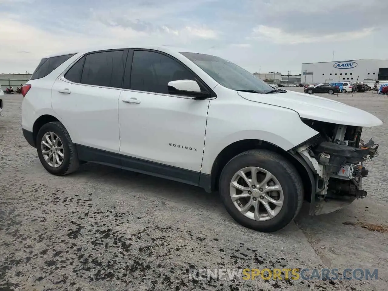 4 Photograph of a damaged car 2GNAXUEV5M6124913 CHEVROLET EQUINOX 2021