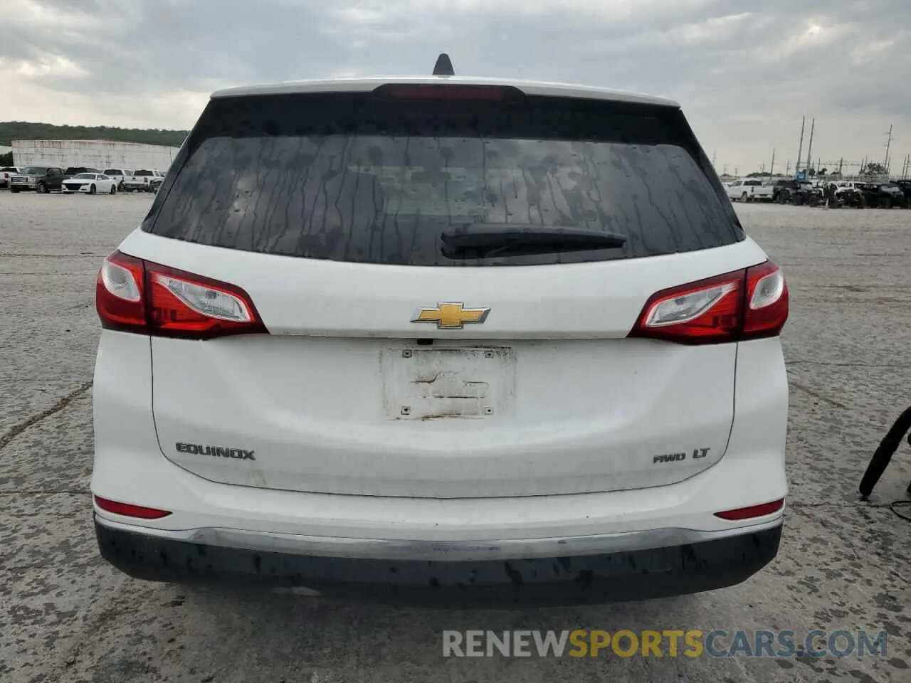 6 Photograph of a damaged car 2GNAXUEV5M6124913 CHEVROLET EQUINOX 2021