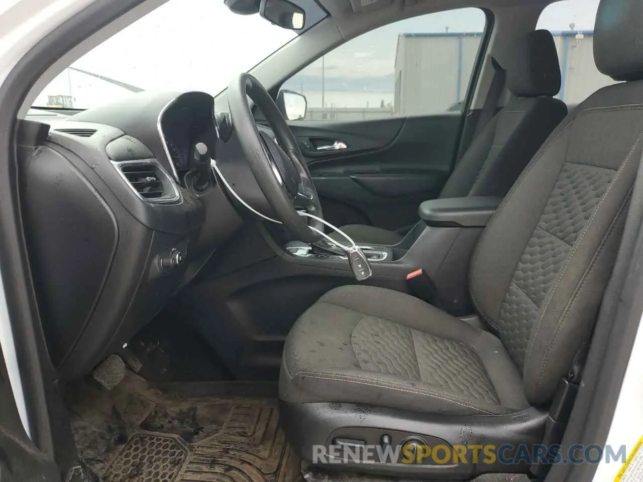 7 Photograph of a damaged car 2GNAXUEV5M6124913 CHEVROLET EQUINOX 2021