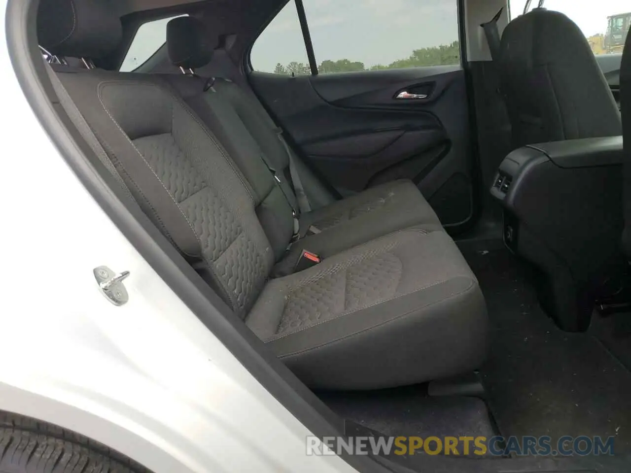10 Photograph of a damaged car 2GNAXUEV5M6127021 CHEVROLET EQUINOX 2021