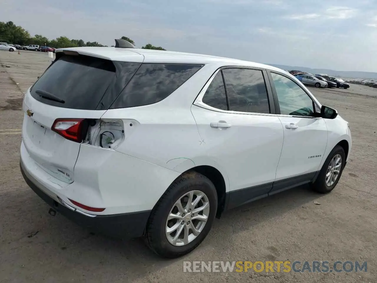 3 Photograph of a damaged car 2GNAXUEV5M6127021 CHEVROLET EQUINOX 2021