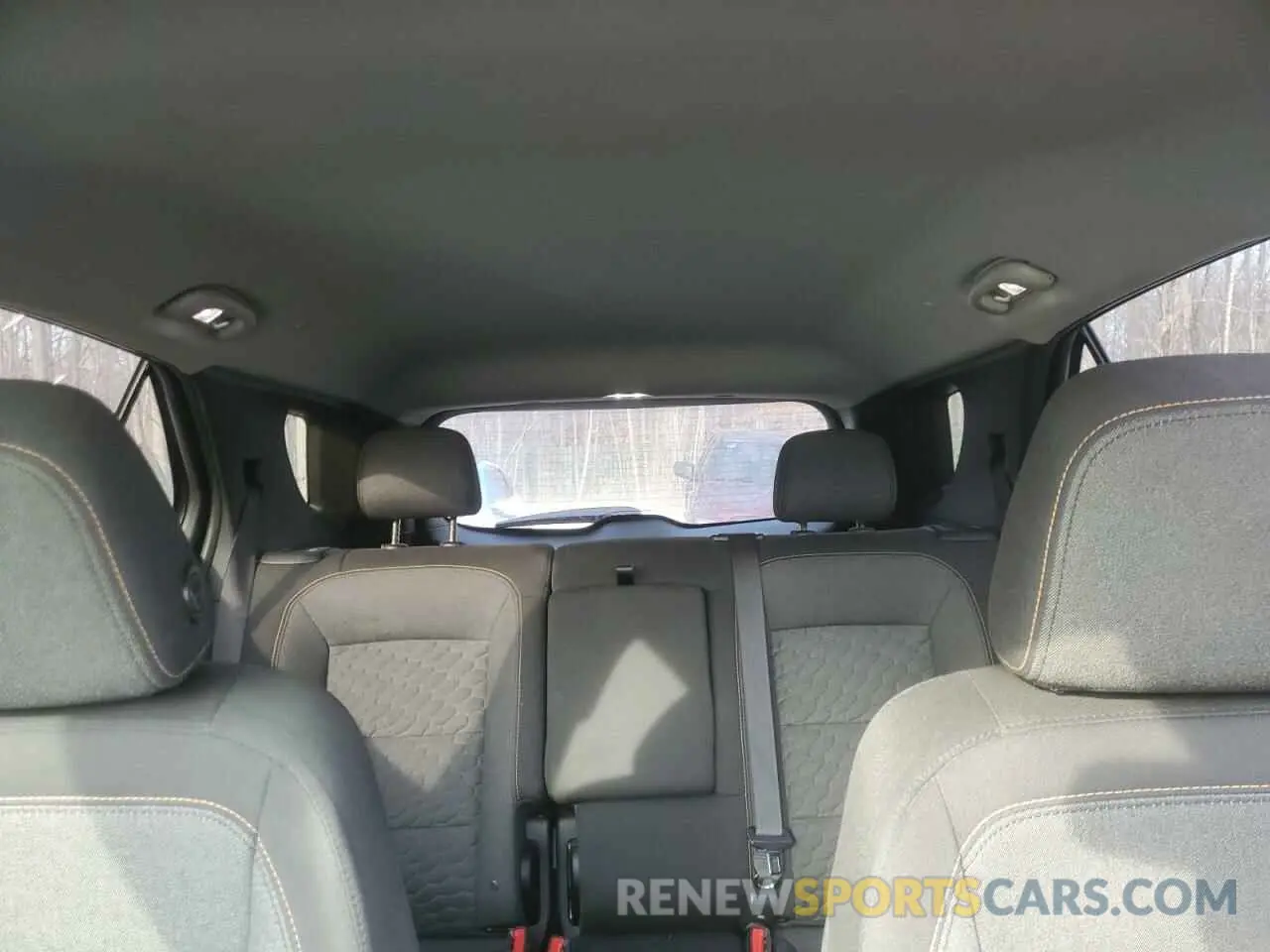 10 Photograph of a damaged car 2GNAXUEV6M6107974 CHEVROLET EQUINOX 2021