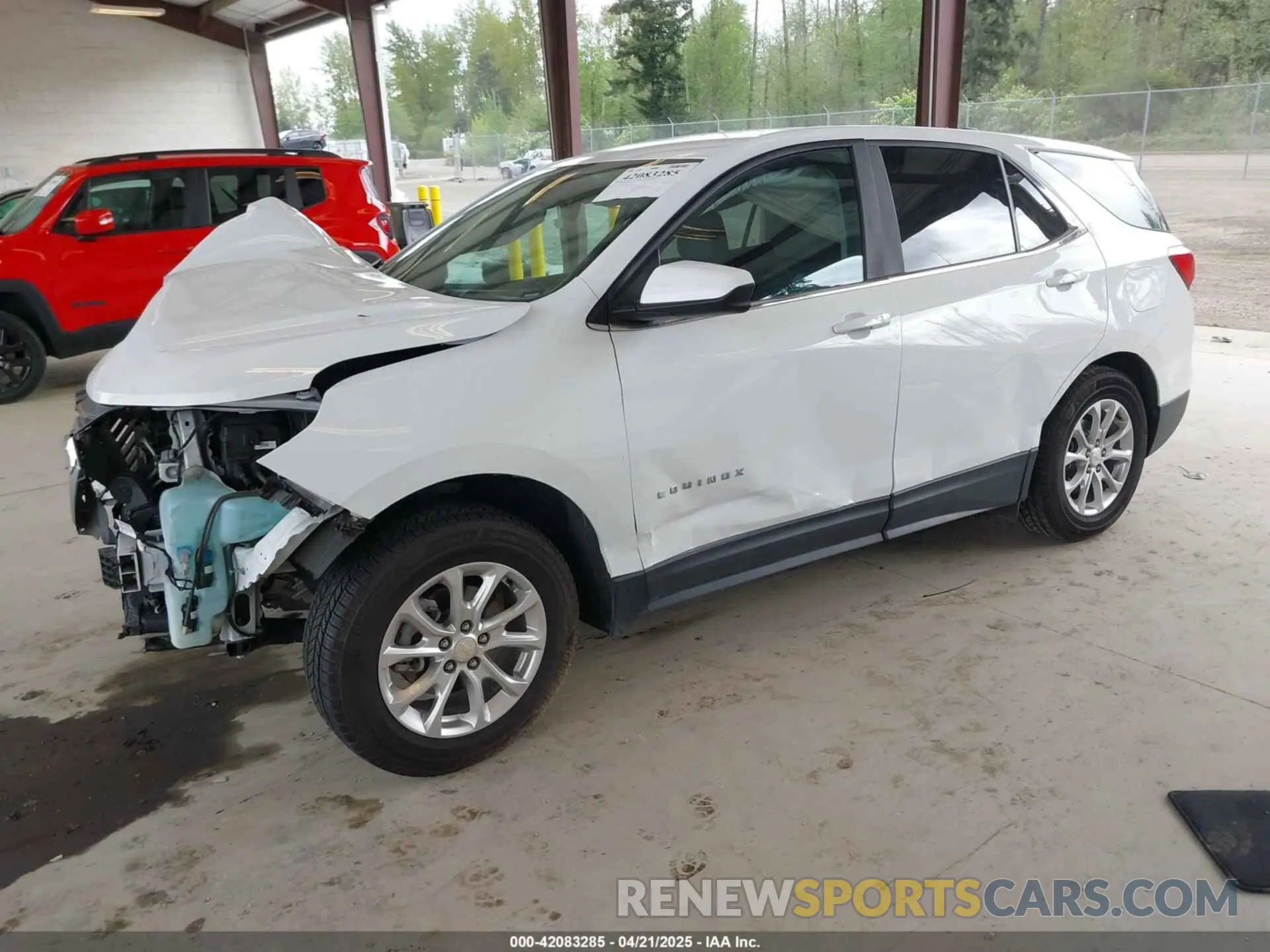 2 Photograph of a damaged car 2GNAXUEV7M6157332 CHEVROLET EQUINOX 2021