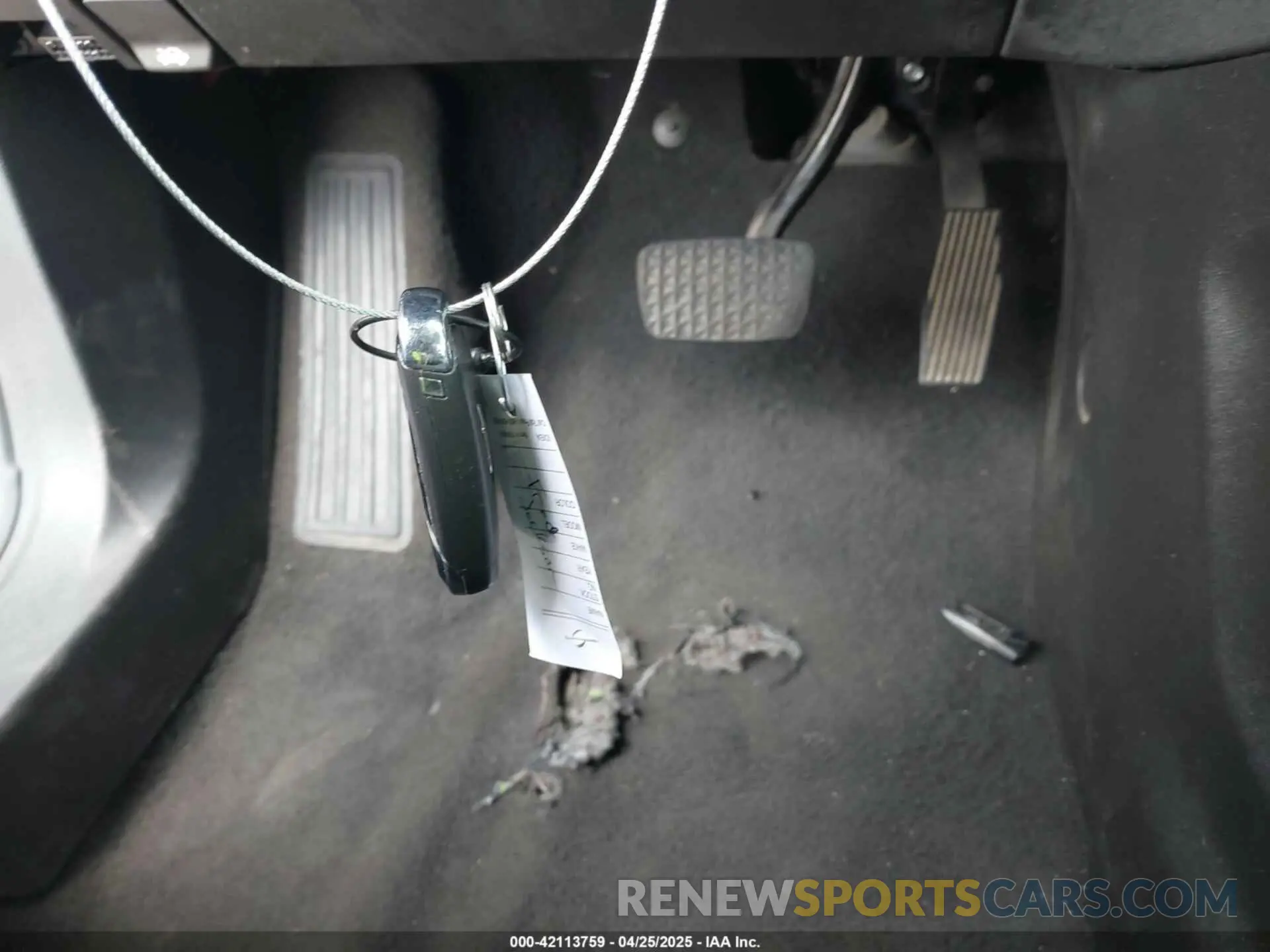 11 Photograph of a damaged car 2GNAXUEV8M6113730 CHEVROLET EQUINOX 2021
