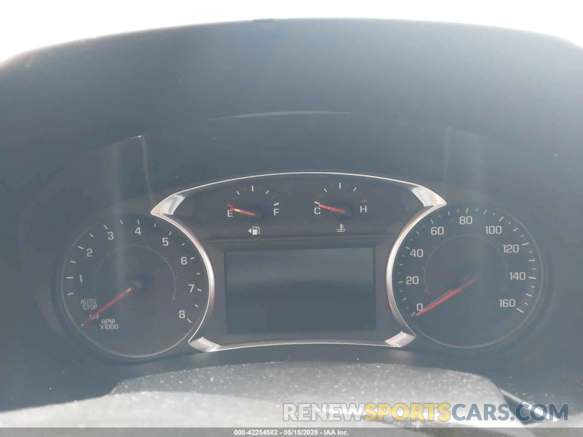 15 Photograph of a damaged car 2GNAXUEV8M6136585 CHEVROLET EQUINOX 2021