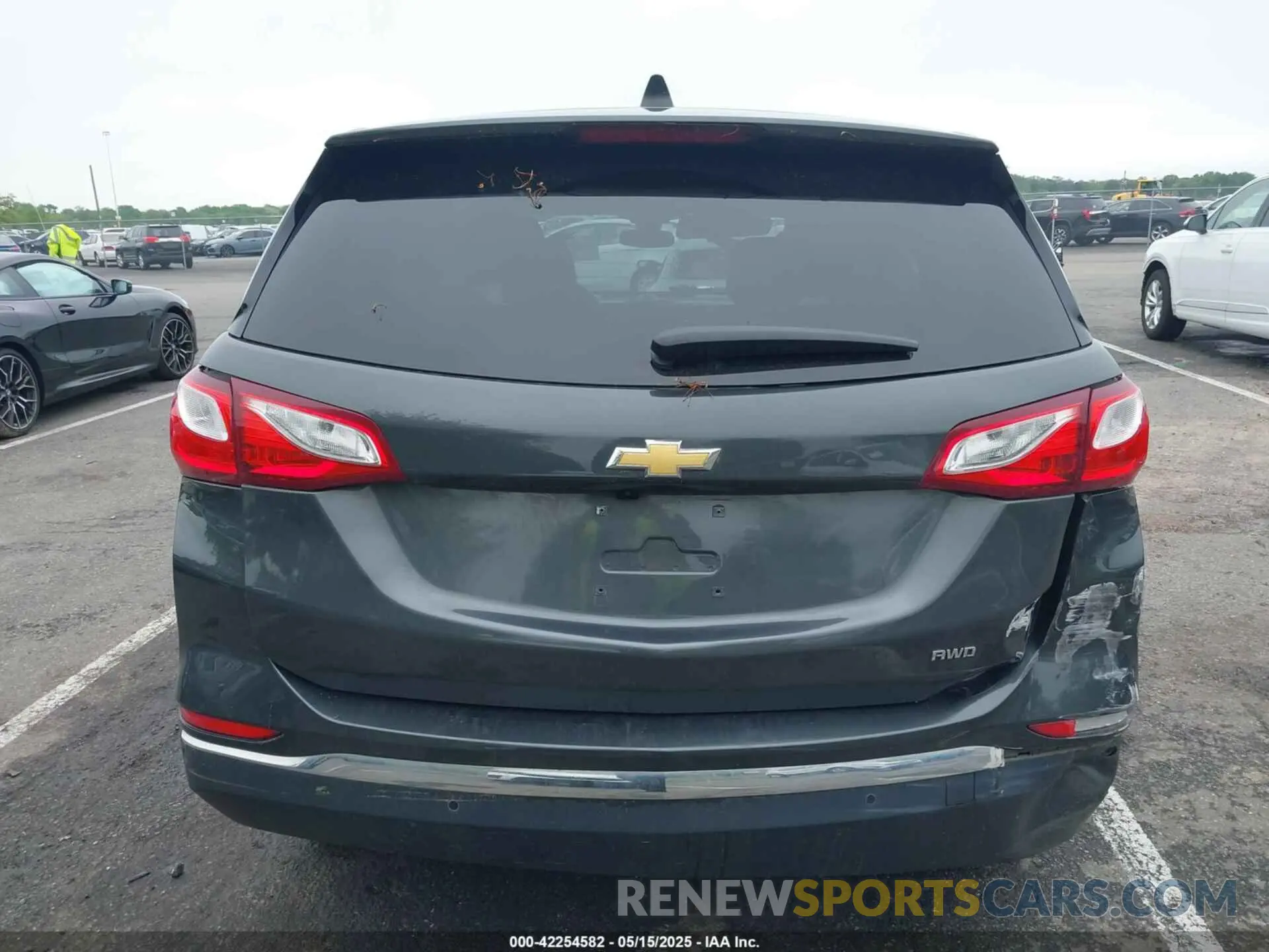 16 Photograph of a damaged car 2GNAXUEV8M6136585 CHEVROLET EQUINOX 2021