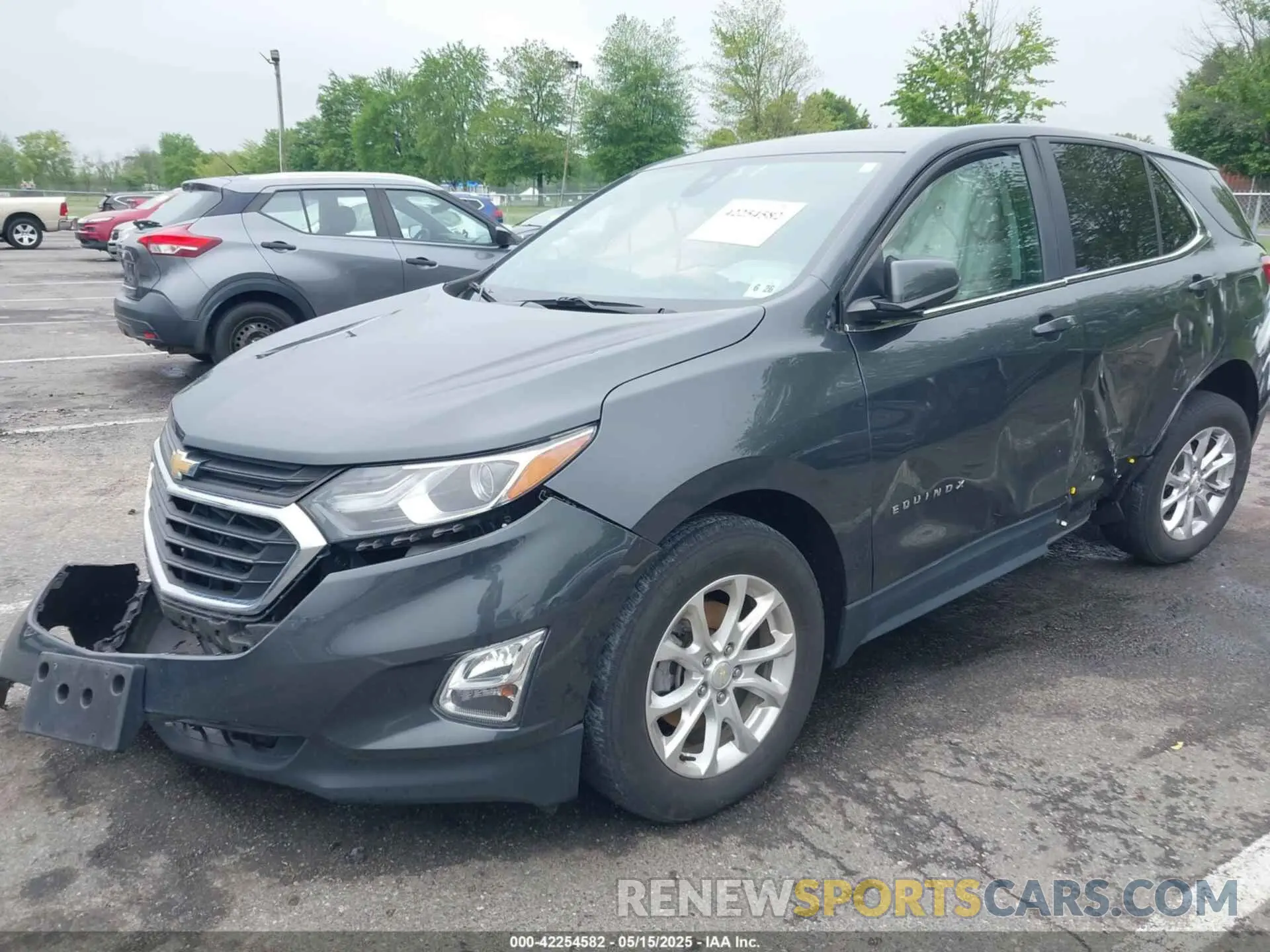 2 Photograph of a damaged car 2GNAXUEV8M6136585 CHEVROLET EQUINOX 2021
