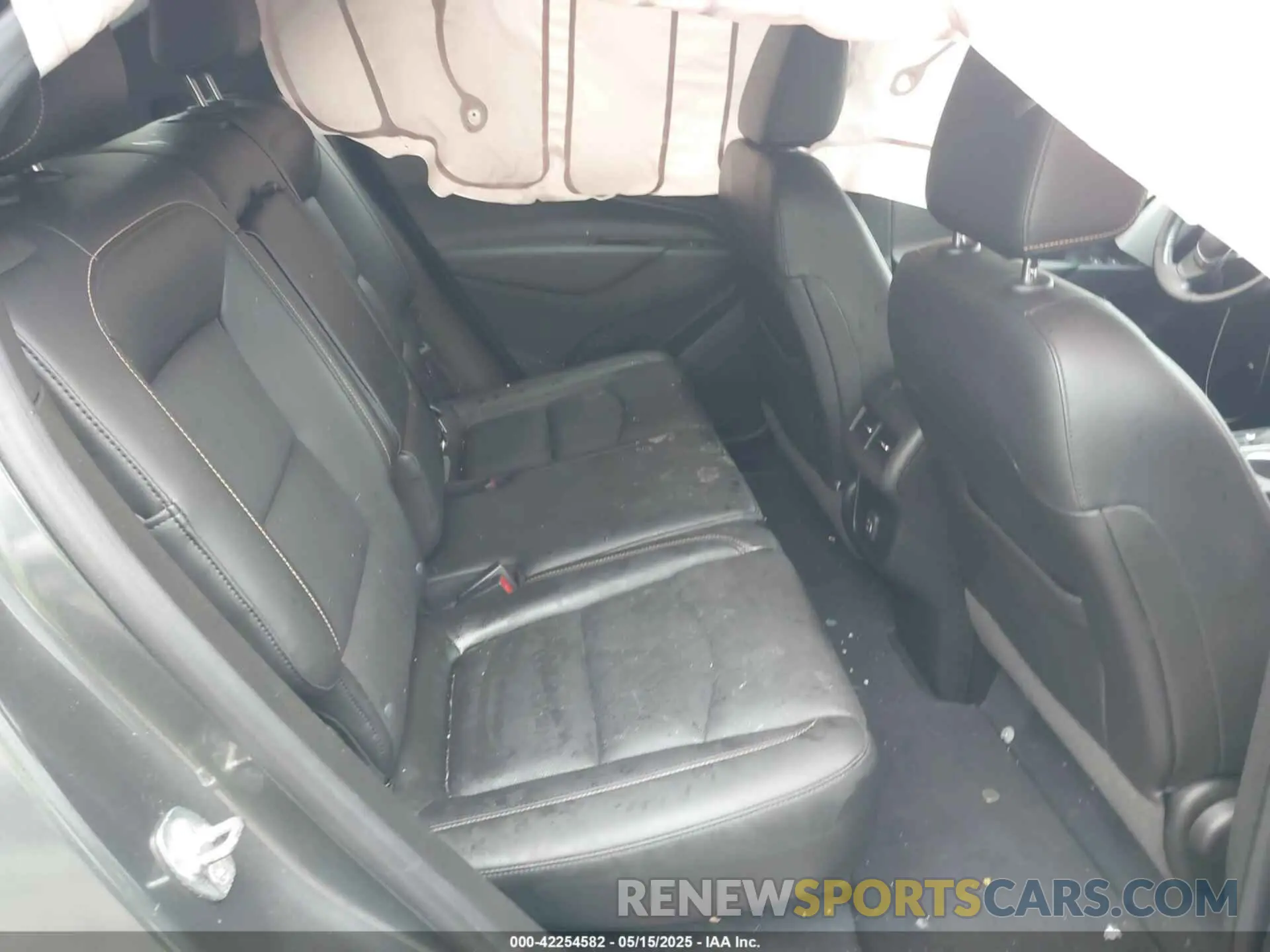 8 Photograph of a damaged car 2GNAXUEV8M6136585 CHEVROLET EQUINOX 2021