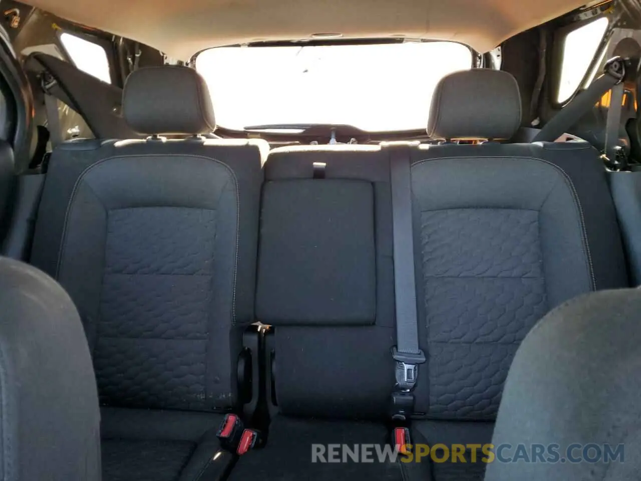10 Photograph of a damaged car 2GNAXUEV8M6145593 CHEVROLET EQUINOX 2021