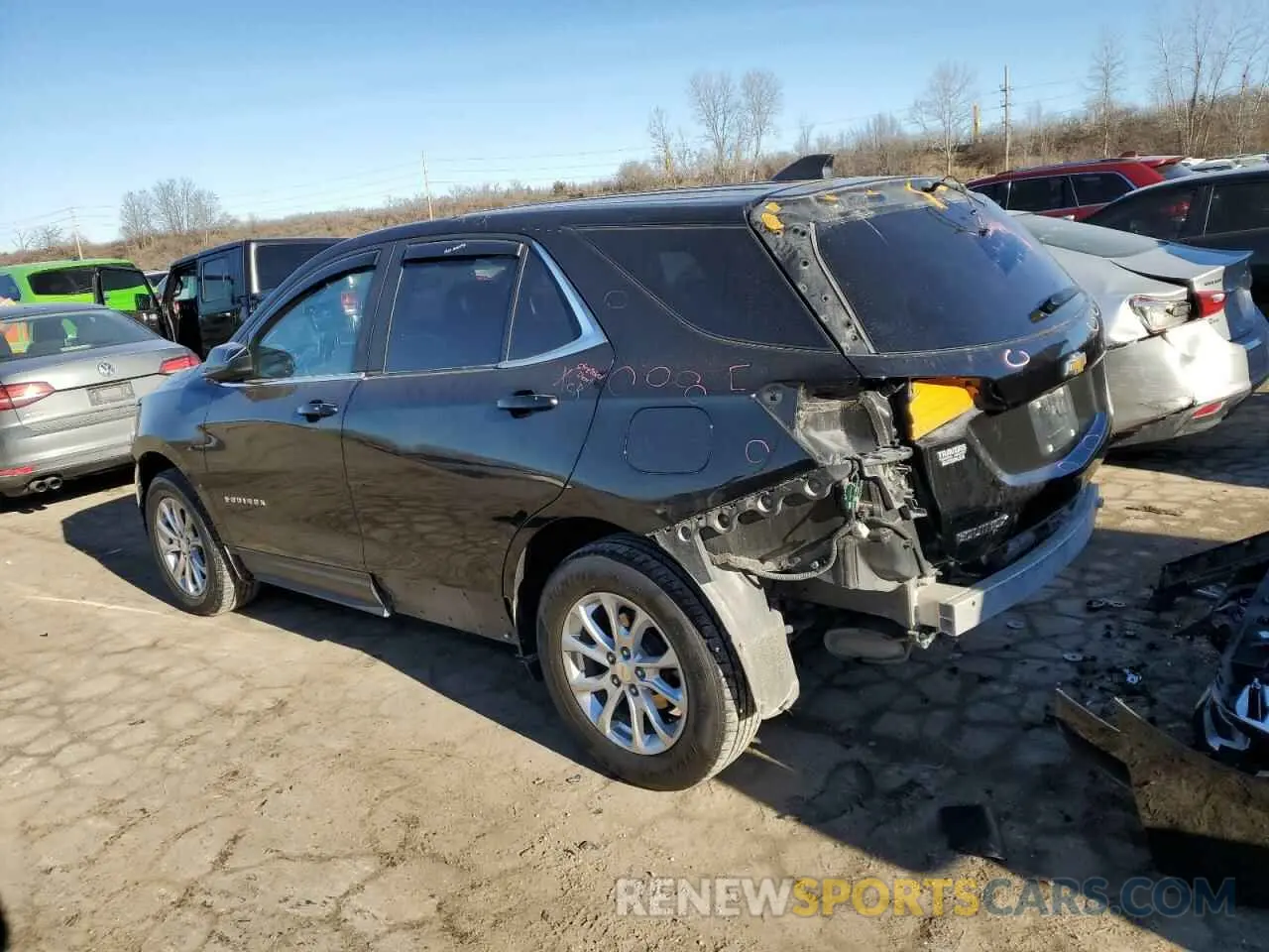 2 Photograph of a damaged car 2GNAXUEV8M6145593 CHEVROLET EQUINOX 2021