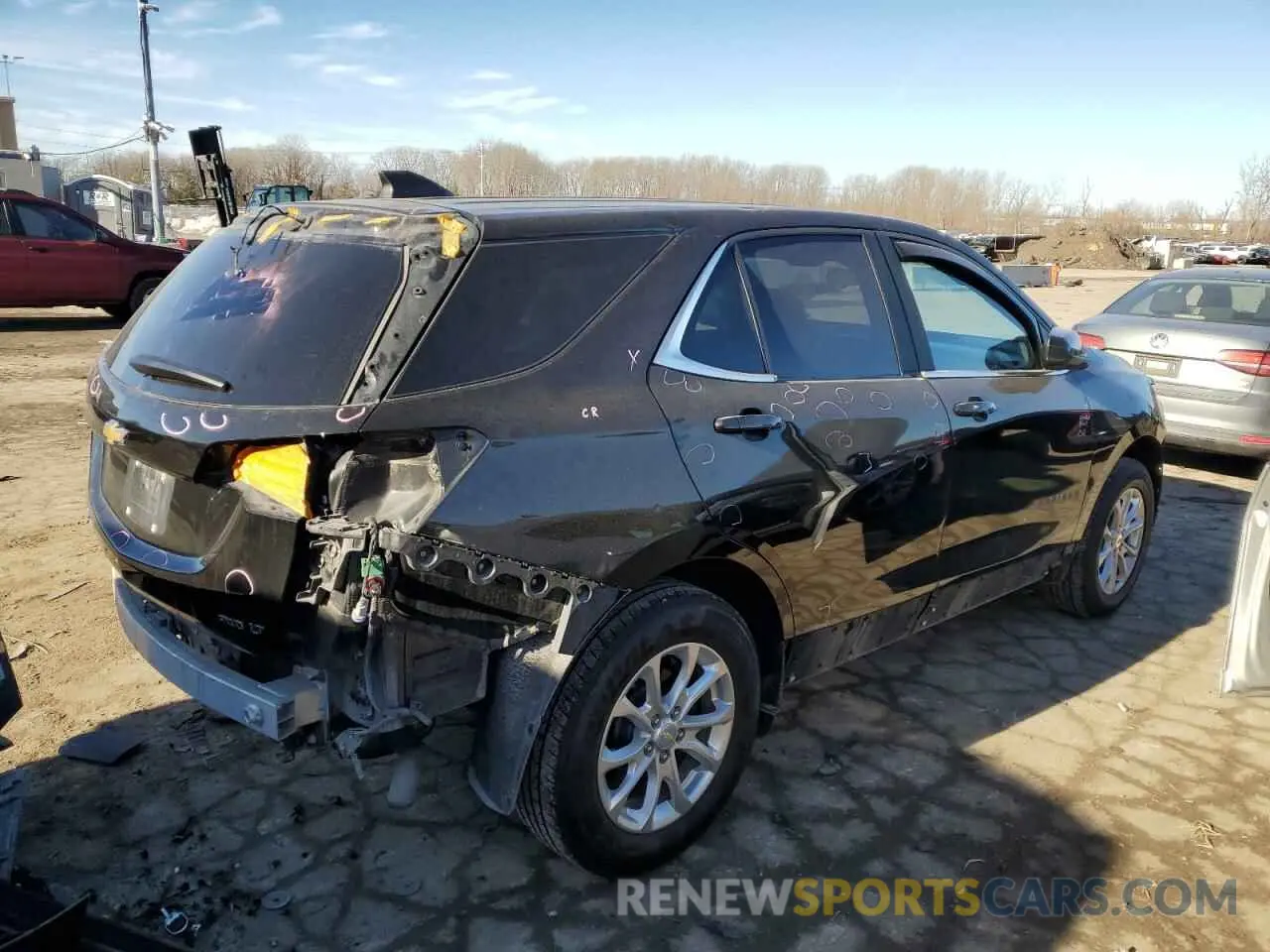 3 Photograph of a damaged car 2GNAXUEV8M6145593 CHEVROLET EQUINOX 2021