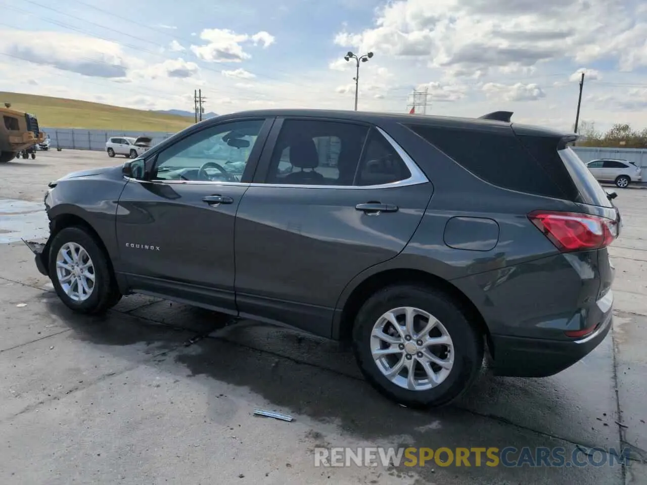 2 Photograph of a damaged car 2GNAXUEV8M6147165 CHEVROLET EQUINOX 2021