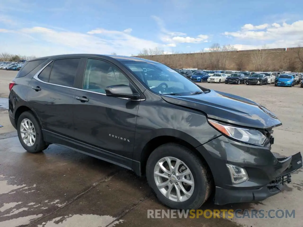 4 Photograph of a damaged car 2GNAXUEV8M6147165 CHEVROLET EQUINOX 2021