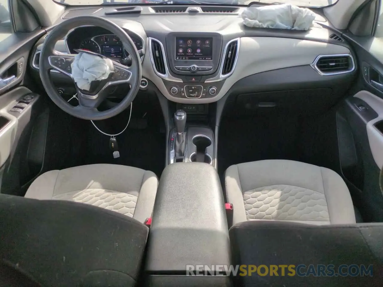8 Photograph of a damaged car 2GNAXUEV8M6147165 CHEVROLET EQUINOX 2021