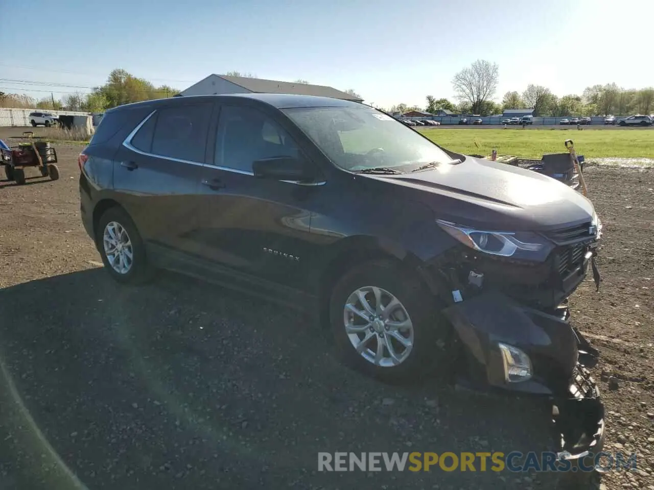 4 Photograph of a damaged car 2GNAXUEV8M6160966 CHEVROLET EQUINOX 2021