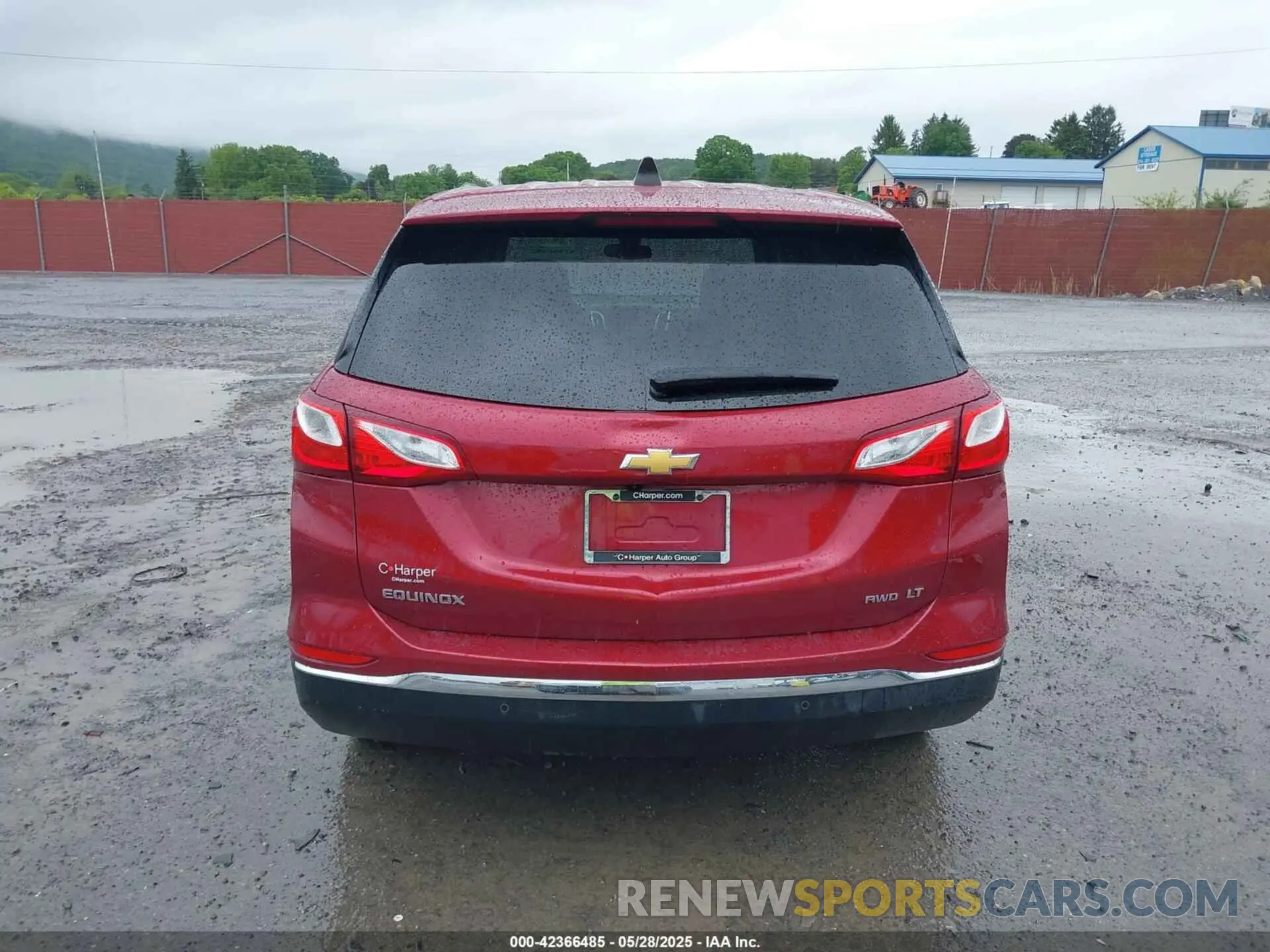 17 Photograph of a damaged car 2GNAXUEV8M6165746 CHEVROLET EQUINOX 2021