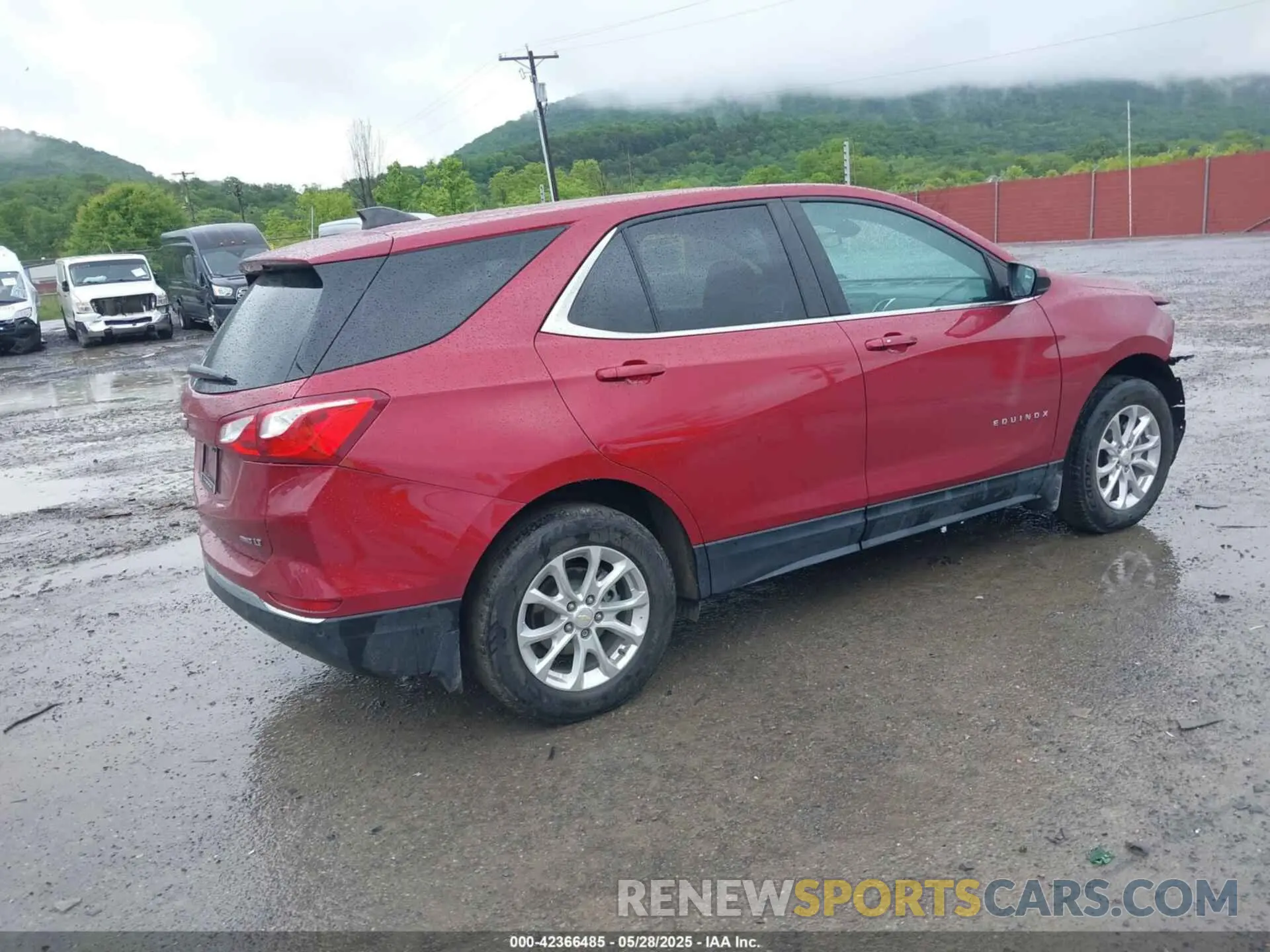 4 Photograph of a damaged car 2GNAXUEV8M6165746 CHEVROLET EQUINOX 2021