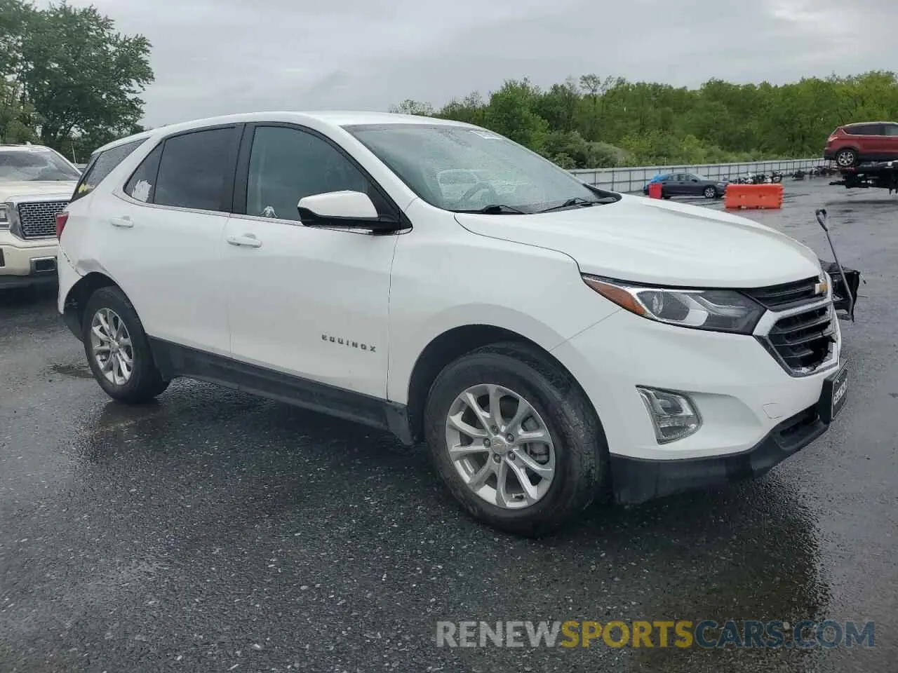 4 Photograph of a damaged car 2GNAXUEV9M6102221 CHEVROLET EQUINOX 2021
