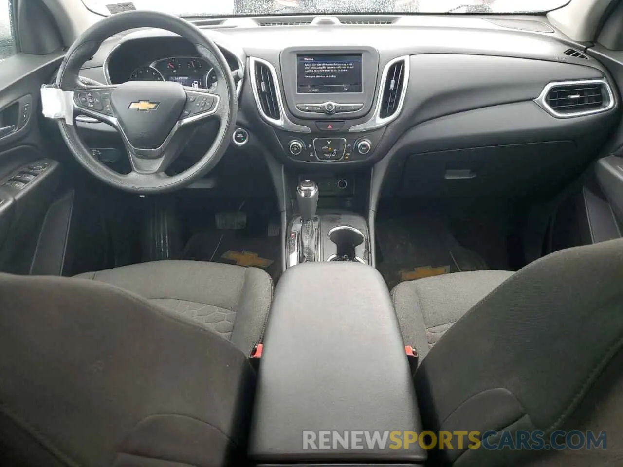 8 Photograph of a damaged car 2GNAXUEV9M6102221 CHEVROLET EQUINOX 2021