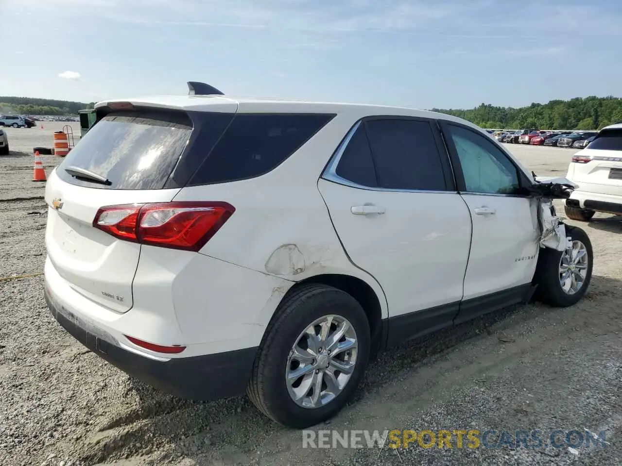 3 Photograph of a damaged car 2GNAXUEV9M6109198 CHEVROLET EQUINOX 2021