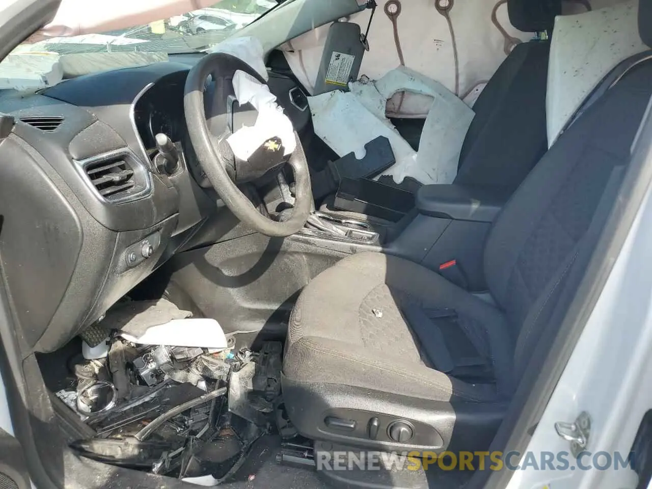 7 Photograph of a damaged car 2GNAXUEV9M6109198 CHEVROLET EQUINOX 2021