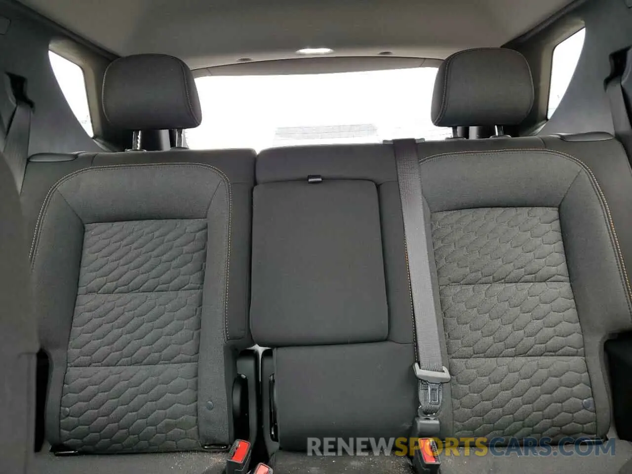 10 Photograph of a damaged car 2GNAXUEV9M6124171 CHEVROLET EQUINOX 2021