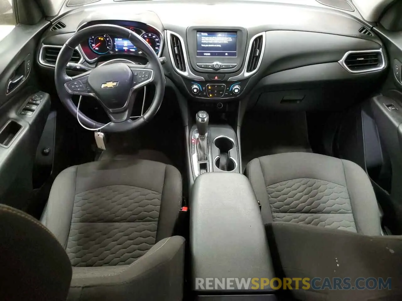 8 Photograph of a damaged car 2GNAXUEV9M6134277 CHEVROLET EQUINOX 2021