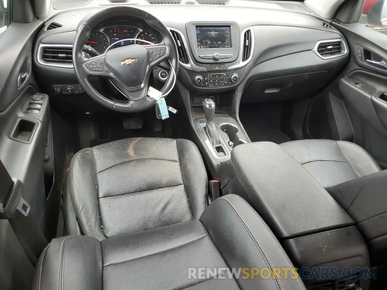 8 Photograph of a damaged car 2GNAXUEV9M6154450 CHEVROLET EQUINOX 2021