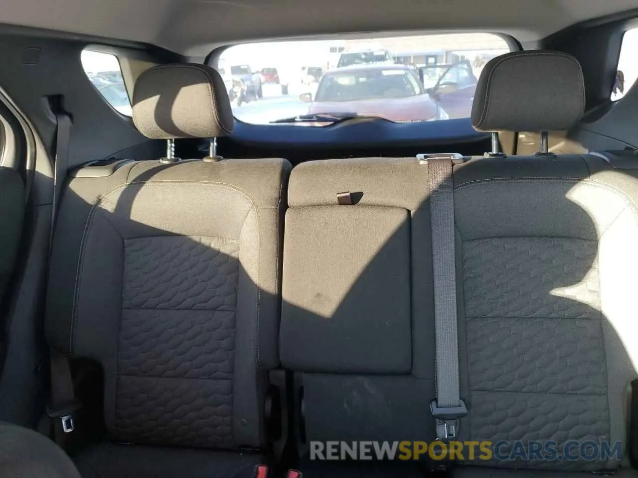10 Photograph of a damaged car 2GNAXUEV9M6164556 CHEVROLET EQUINOX 2021