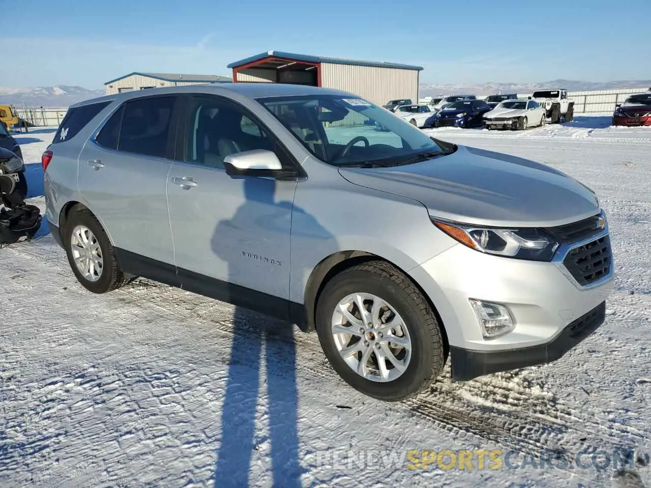 4 Photograph of a damaged car 2GNAXUEV9M6164556 CHEVROLET EQUINOX 2021