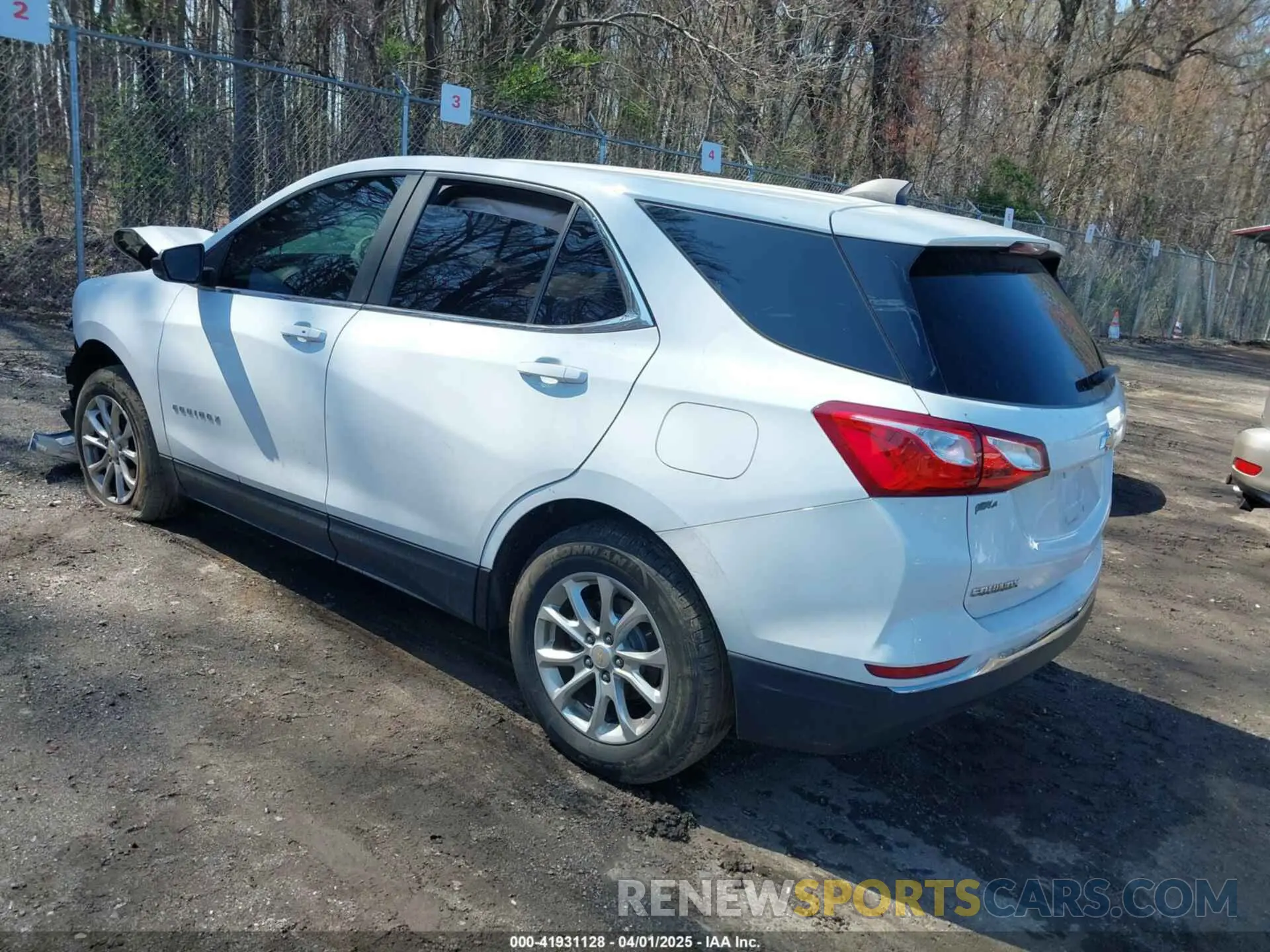 3 Photograph of a damaged car 2GNAXUEVXM6103006 CHEVROLET EQUINOX 2021