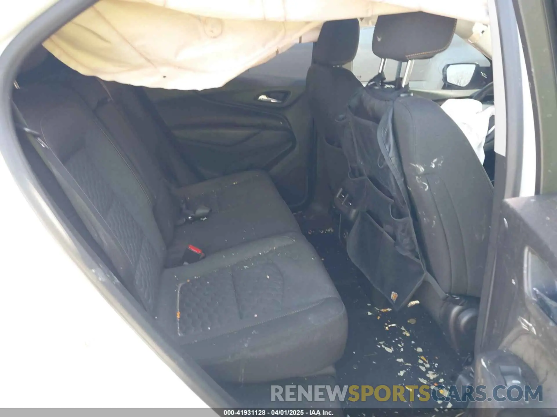 8 Photograph of a damaged car 2GNAXUEVXM6103006 CHEVROLET EQUINOX 2021